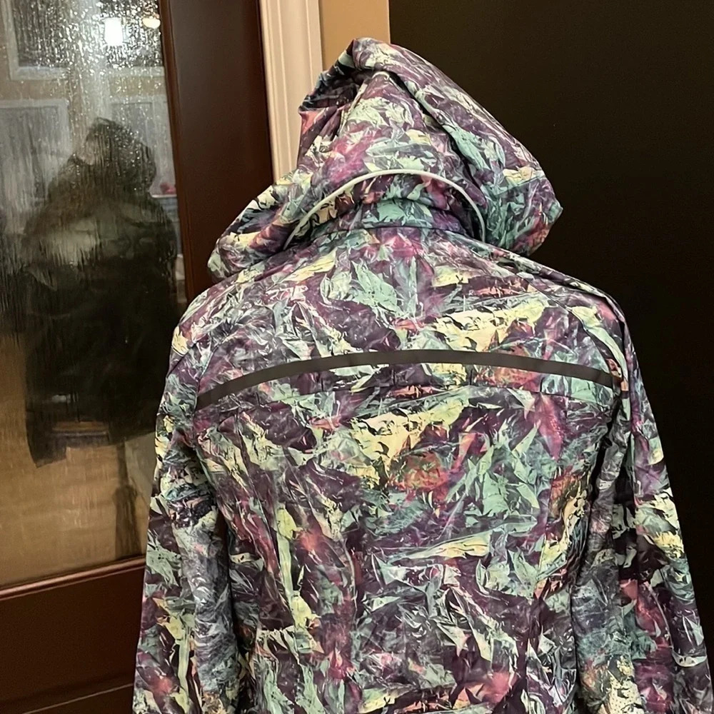 Rare Lululemon Miss Misty Jacket II in Iridescent sz 4 - Picture 4 of 9